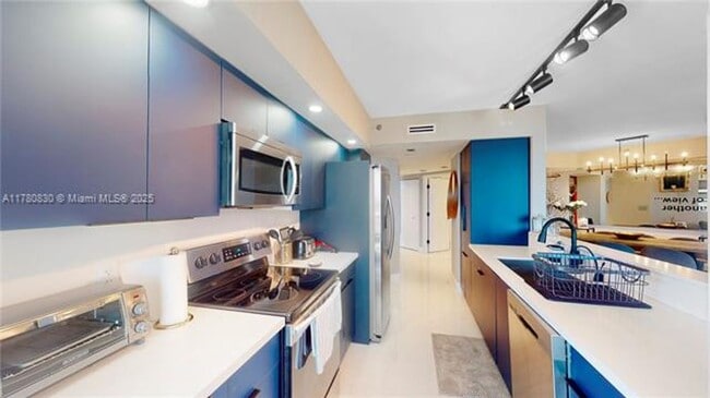 Foto del edificio - 1000 W Island Blvd