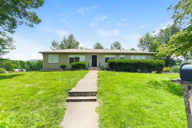 Building Photo - 5808 Cherry Rd