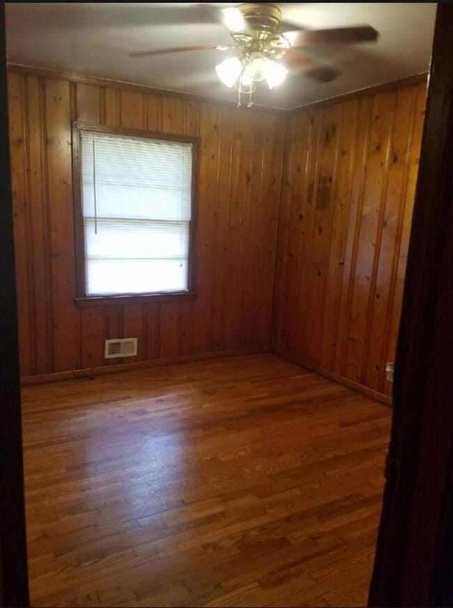 Photo - 1969 Mark Trail House