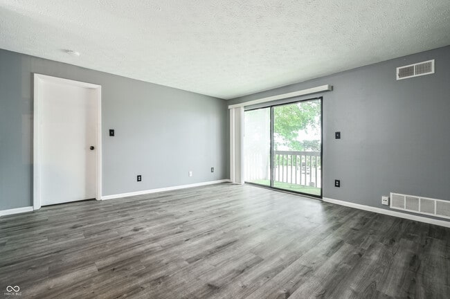 Building Photo - 4351 Village Pkwy Cir W