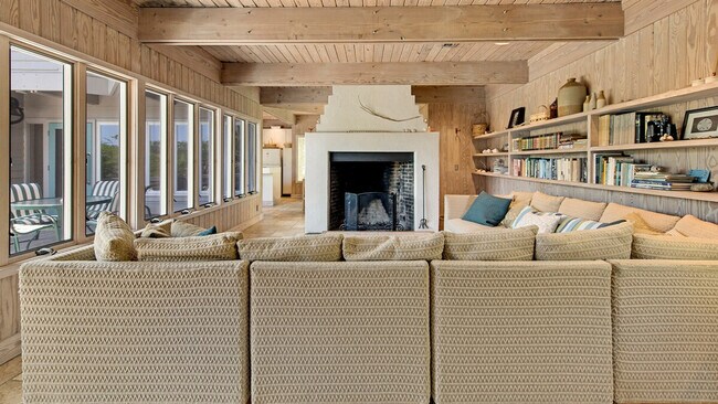 Building Photo - 1217 Debordieu Blvd