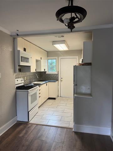 Building Photo - 2828 Avenue J