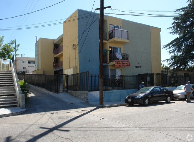 Primary Photo - 10162 Hillhaven Ave