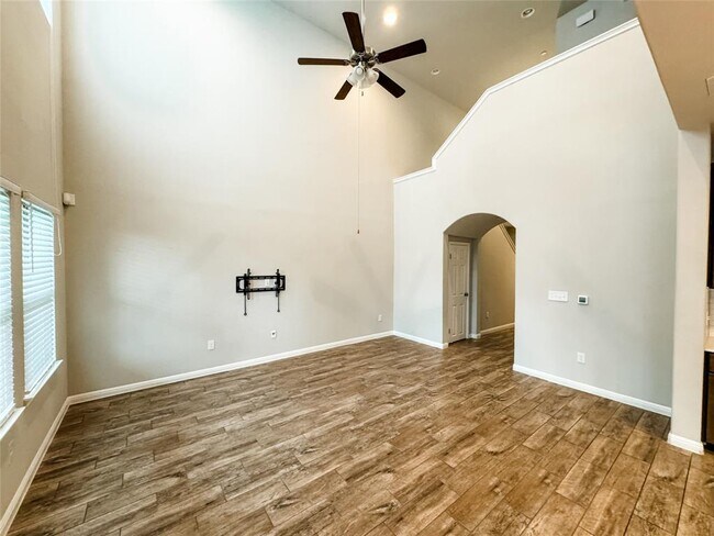 Building Photo - 12802 Michelangelo St