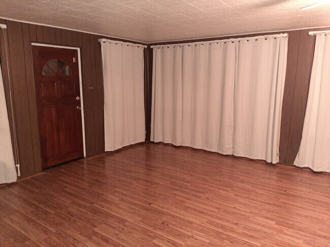 Foto del edificio - 4202 E Miller Ave