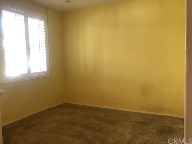 Building Photo - 720 S San Fernando Blvd