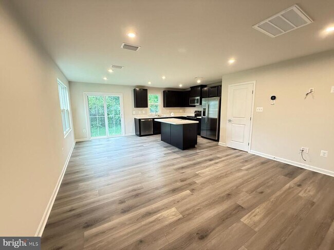 Foto del edificio - 613 Laurelwood Dr