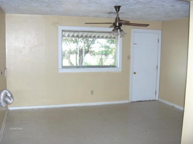 Foto del edificio - 2211 NW Crosby Ave