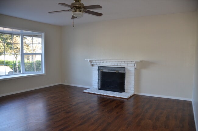 Building Photo - 3576 Yellowstone Ct