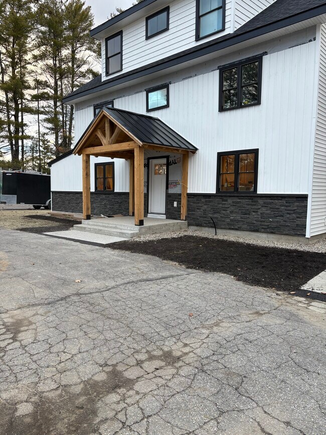 Foto del edificio - 201 White Mountain Hwy