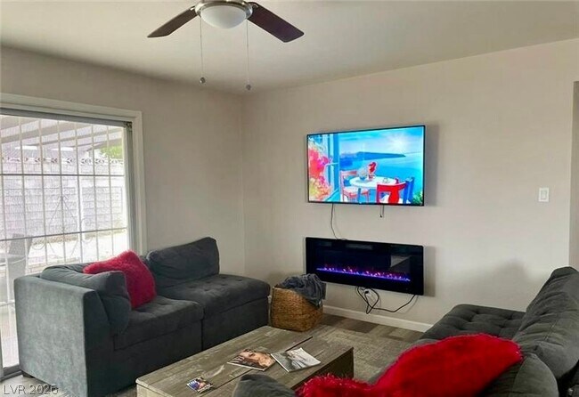 Foto del edificio - 6401 Evergreen Ave