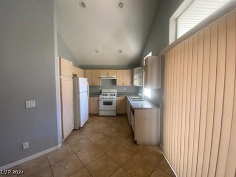 Foto del edificio - 7925 W Gilmore Ave