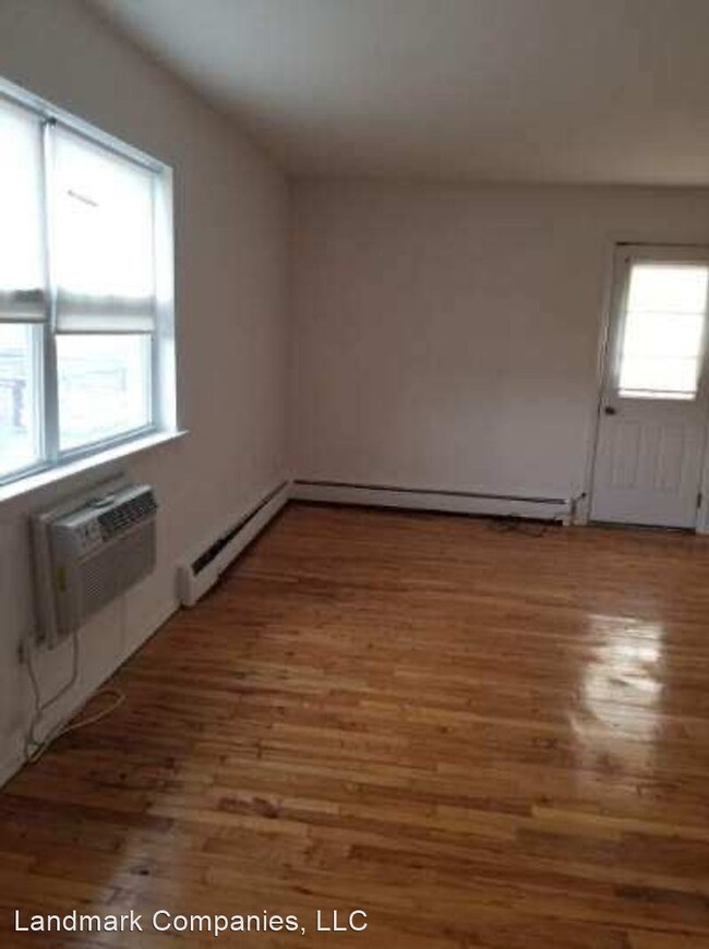 Building Photo - 145 Dock St