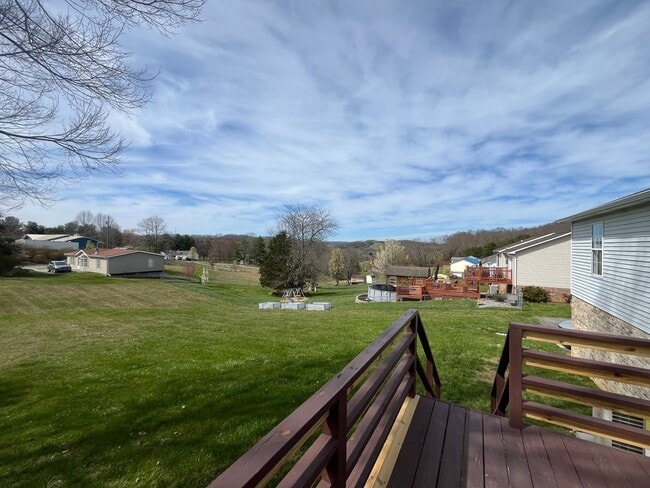 Building Photo - Split foyer 3 bedroom home in quiet area with bonus room, large yard, 2-car garage $2200