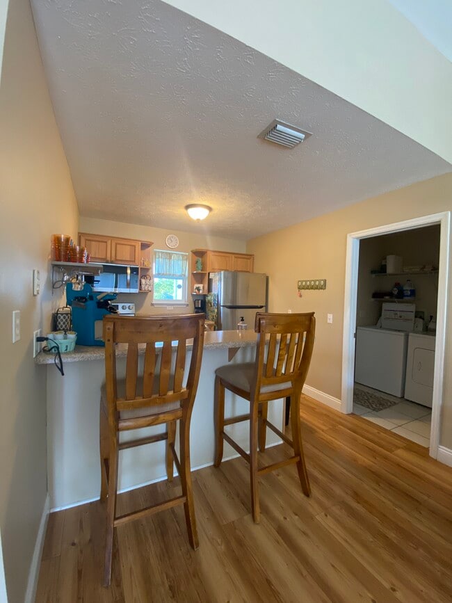 Building Photo - 208 Tennessee Dr