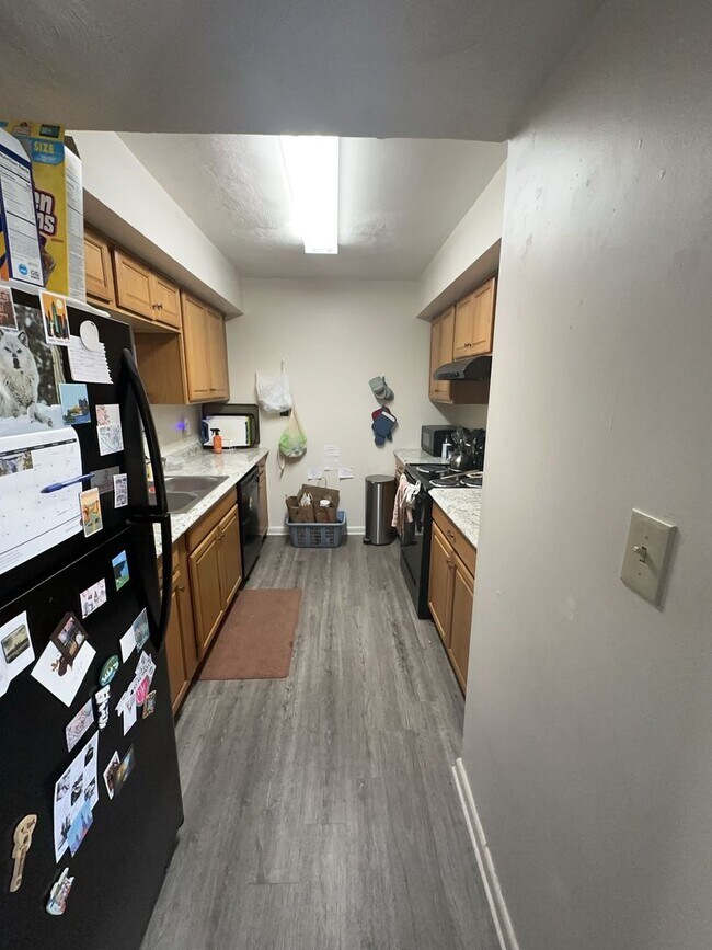 Foto del edificio - 3 bedroom / 1.5 bathroom. The Midlands