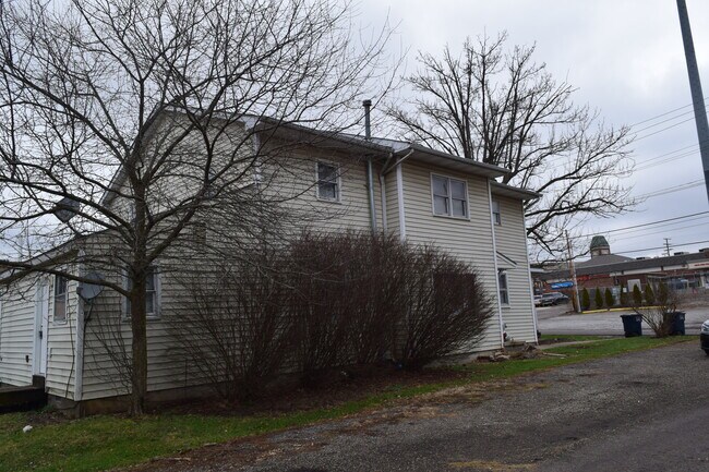 Foto del edificio - 133 Whiley Ave