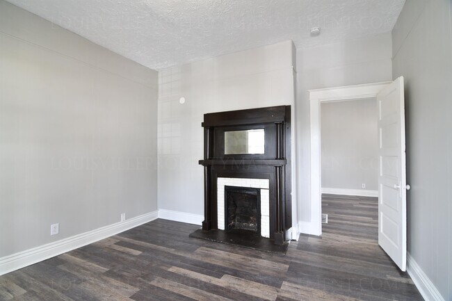 Building Photo - 1238 Oleanda Ave