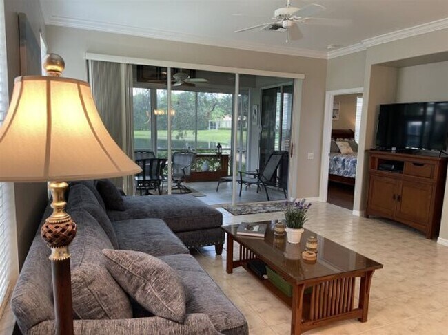 Building Photo - Gorgeous Lake View Attached Villa