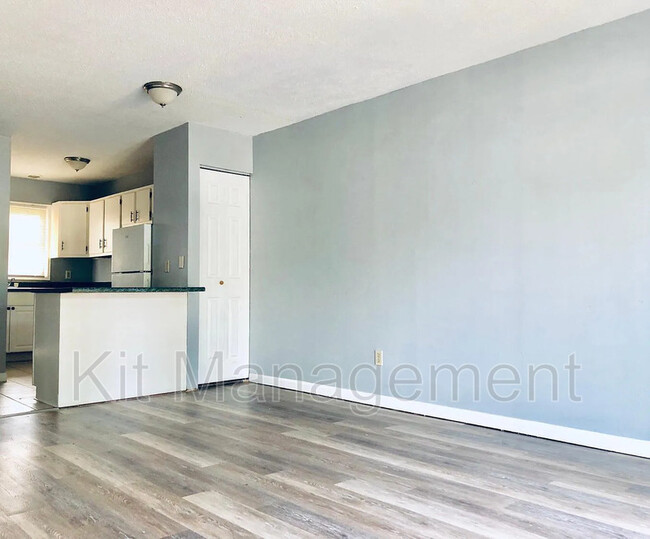 Foto del edificio - 6053 Kincora Dr