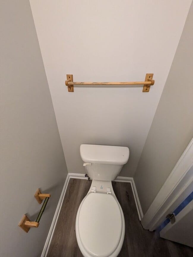 Building Photo - 2BD/1.5BA Townhome in Hickory