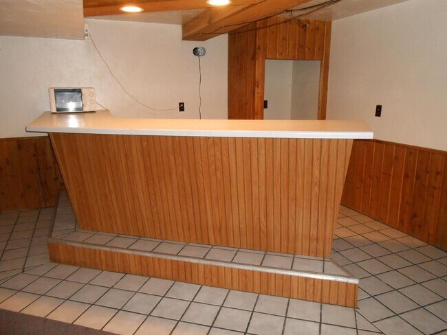 Foto del edificio - 210 Deschane Pl