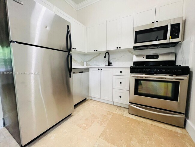 Foto del edificio - 1470 Lincoln Terrace