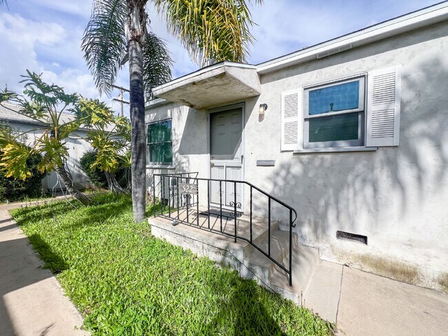 Foto del edificio - El Cajon -Coming Soon  1 bed / 1 bath Duplex w Parking and On-site Laundry - Sorry No Pets