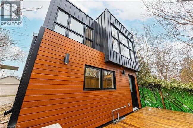 Building Photo - 58 E 24th St