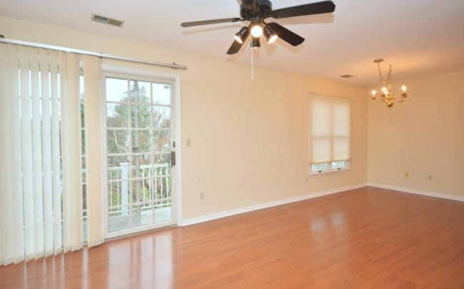 Building Photo - 26 Smithfield Ct