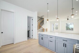 Building Photo - 2803 Anita St