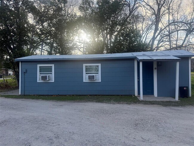 Foto del edificio - 2113 River Rd