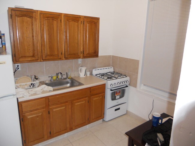 Foto del edificio - 31-42 103rd St