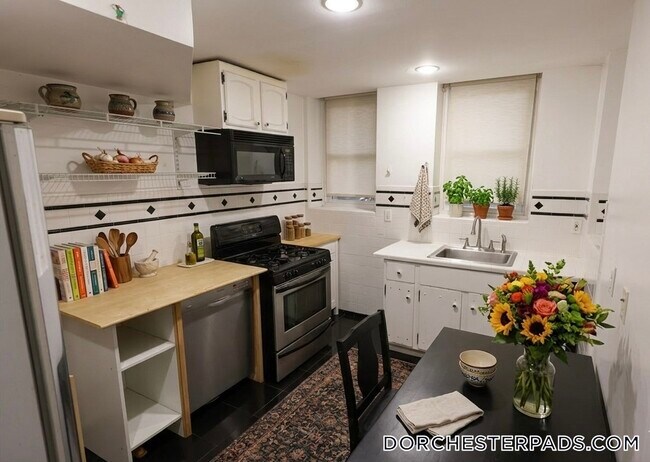 Foto del edificio - 235 Savin Hill Ave