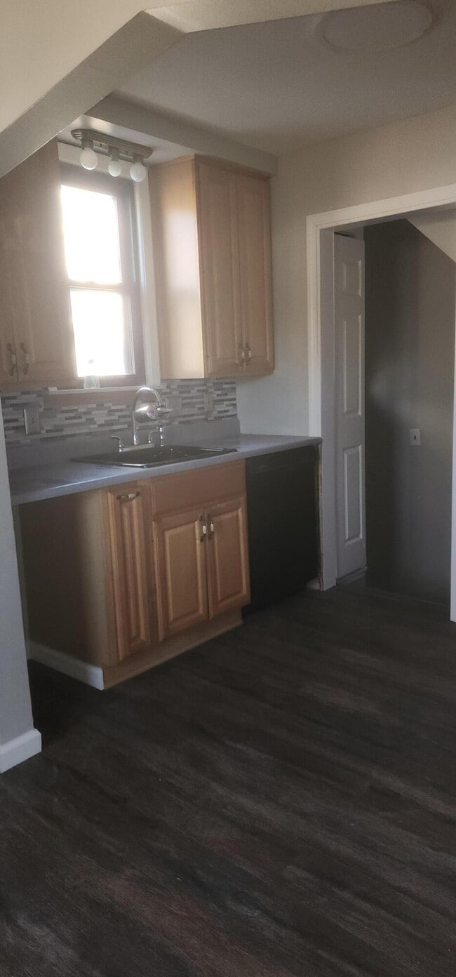 Building Photo - 6793 Pelham Rd