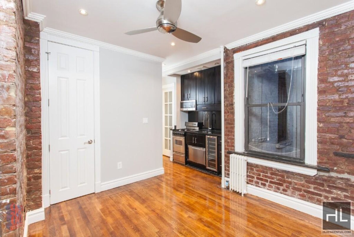 Foto principal - E 13TH ST.