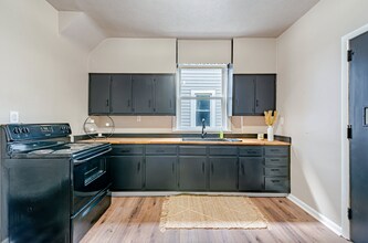 Building Photo - 1120 Wade St