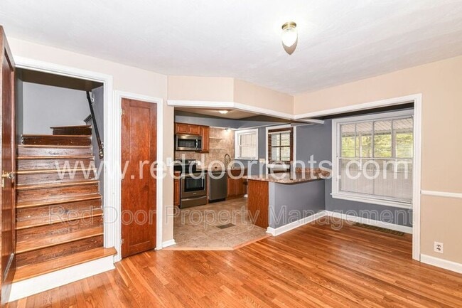 Building Photo - 125 E 49th St