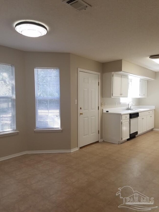 Building Photo - 109 Mirabelle Cir