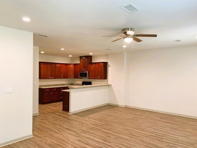 Foto del edificio - 618-626 Magnolia Bend