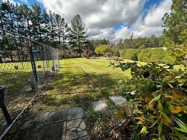 Foto del edificio - Comfortable Christiansburg Home with Great Location