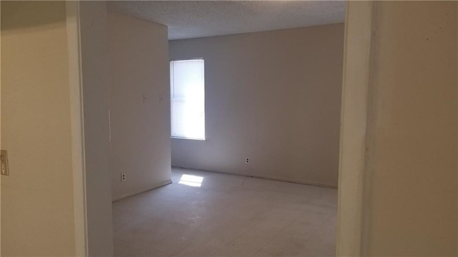 Building Photo - 6200 Breeze Way