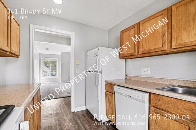 Foto del edificio - 341 Brady St NW