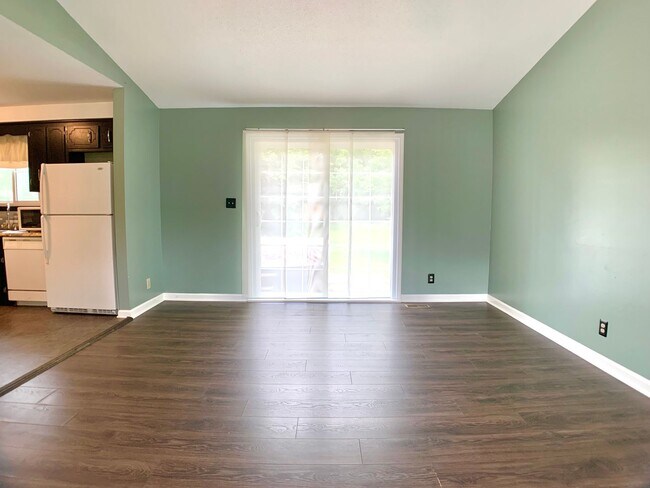 Building Photo - 511 Mallory Dr