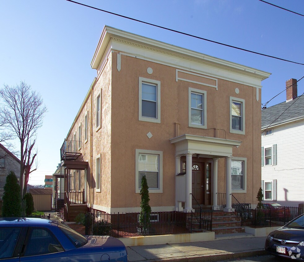 Primary Photo - 209 Franklin St