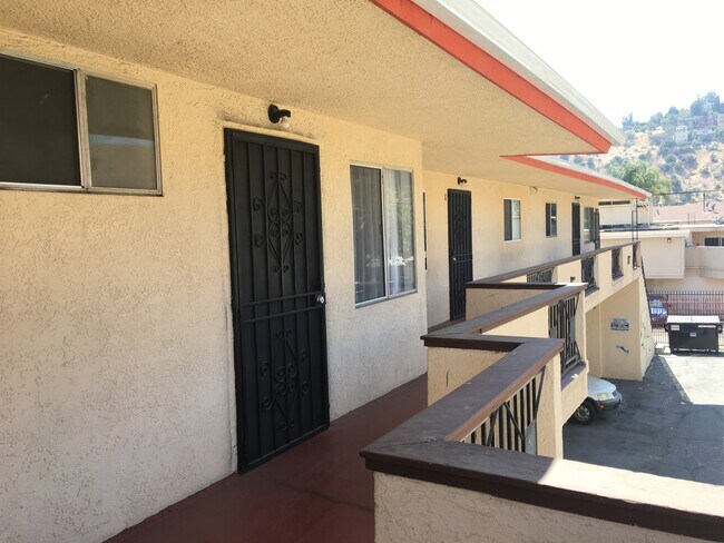 Building Photo - 366 N Ave 51