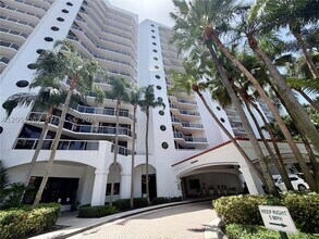 Building Photo - 3610 Yacht Club Dr