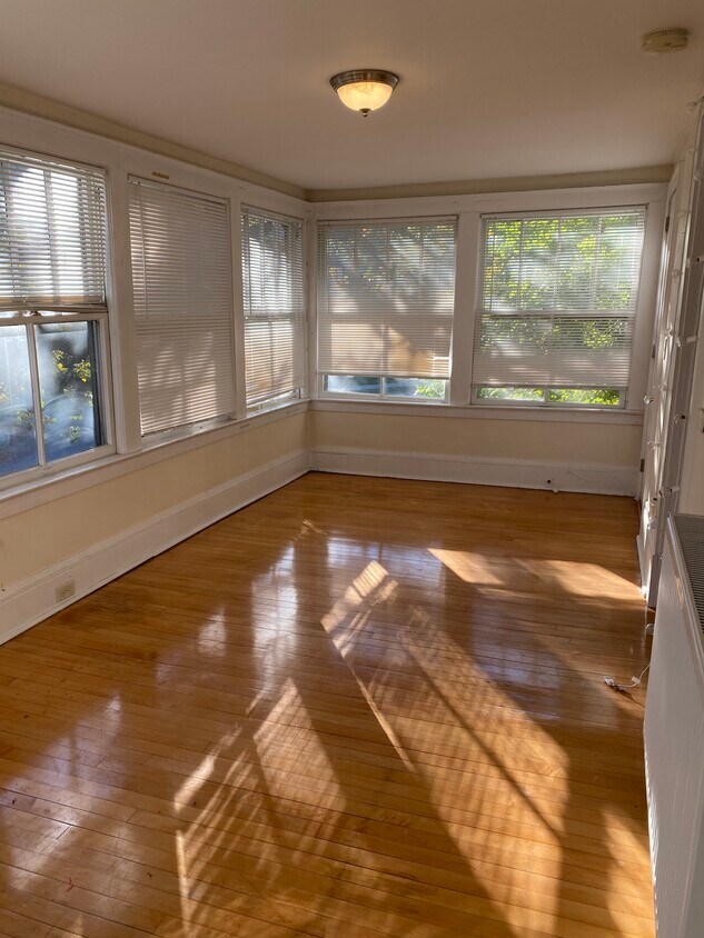 Primary Photo - 1424 W 26th St
