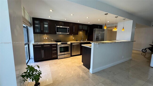 Foto del edificio - 18181 NE 31st Ct