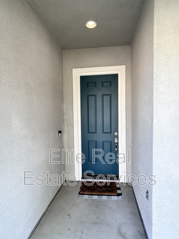 Building Photo - 363 Circulo Coronado